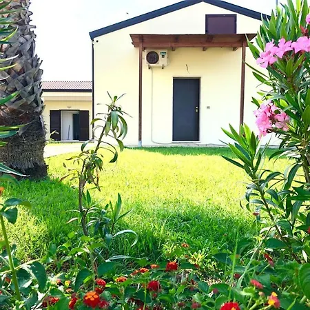 Villa Rosy * マリーナ・ディ・ピスティッチ